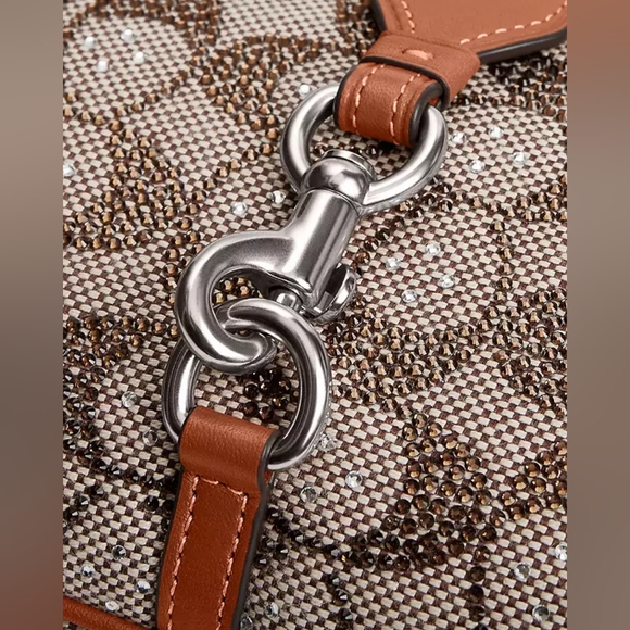 Coach Hamptons Hobo Bag In Crystal Signature Jacquard EUC - Picture 2 of 15